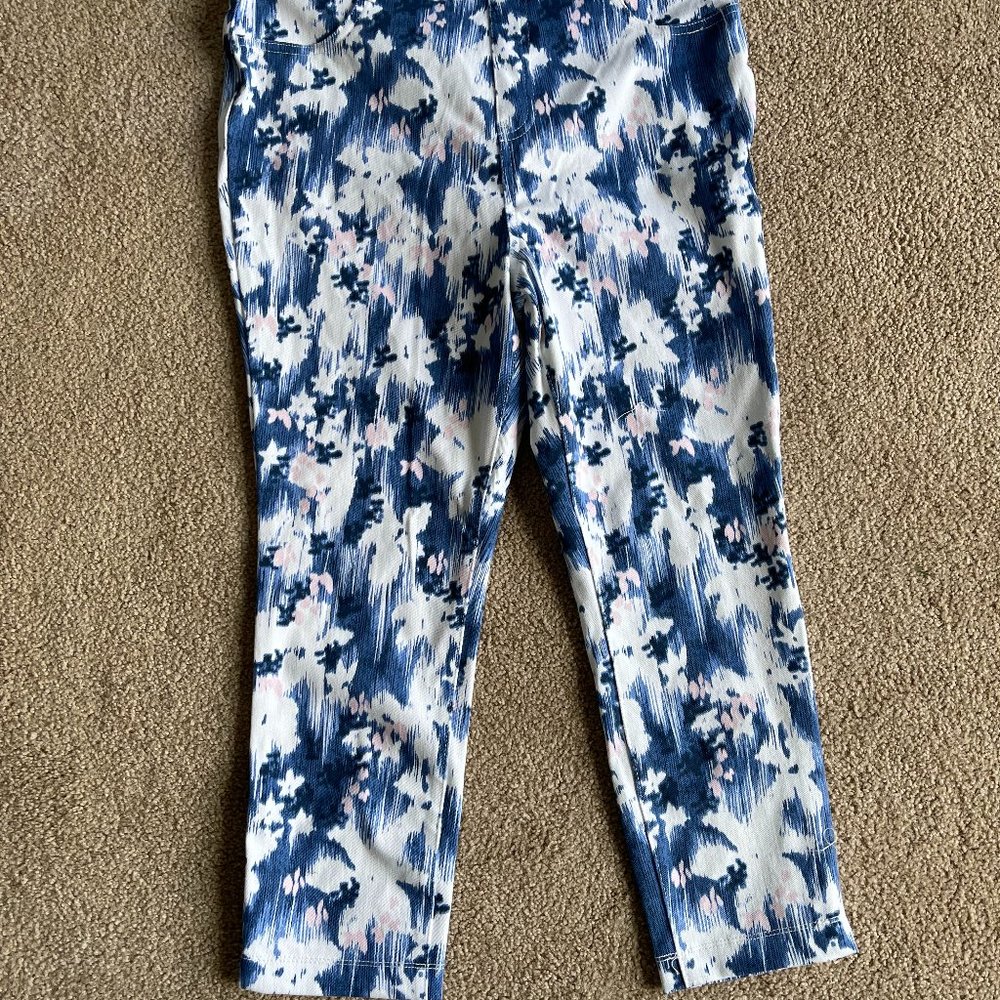 Time and Tru Floral Print Leggings